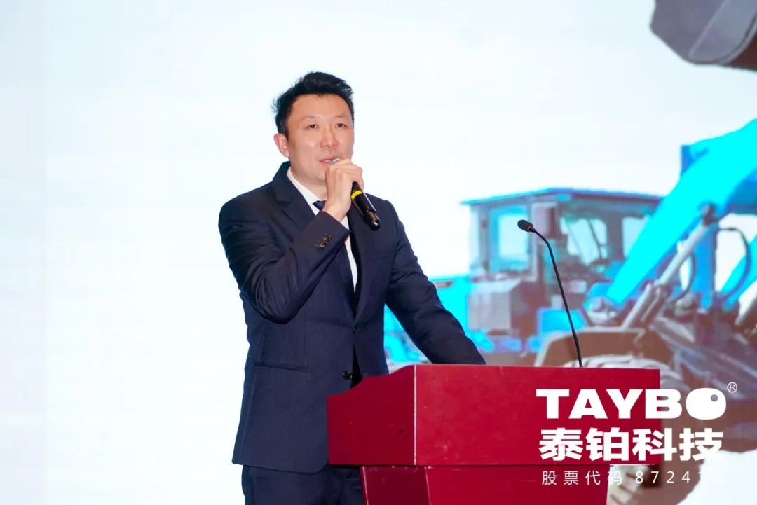 17373526591941627bG1.jpg 640 (1).jpg